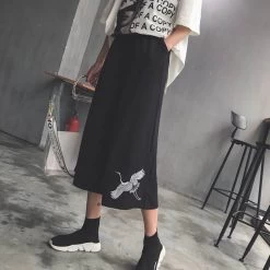 Vintage Crane Embroidery Capri Pants