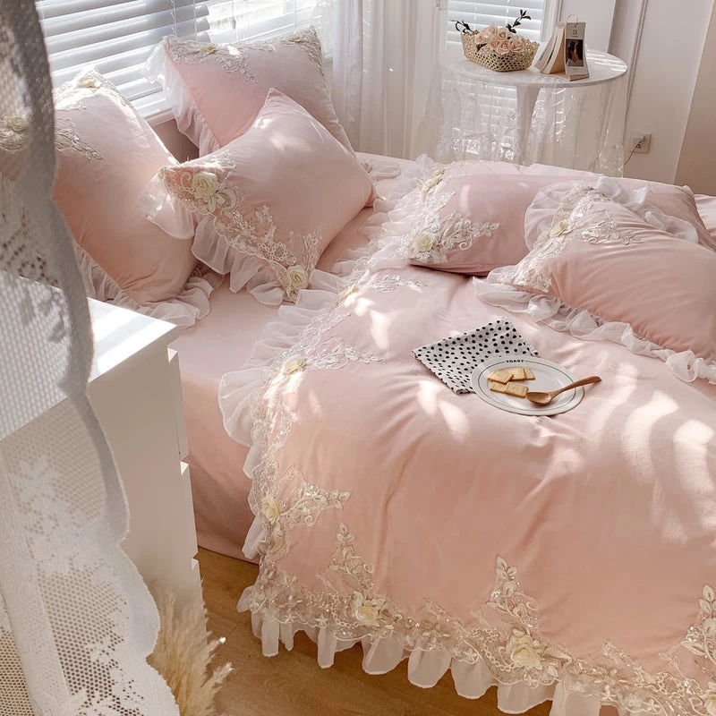 French-style Princess Floral Embroidery Milk Velvet Lace Bedding Set With Lace Trim - Image 9