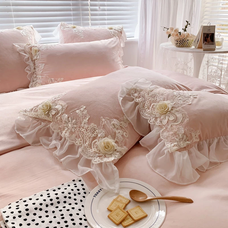 French-style Princess Floral Embroidery Milk Velvet Lace Bedding Set With Lace Trim - Image 10