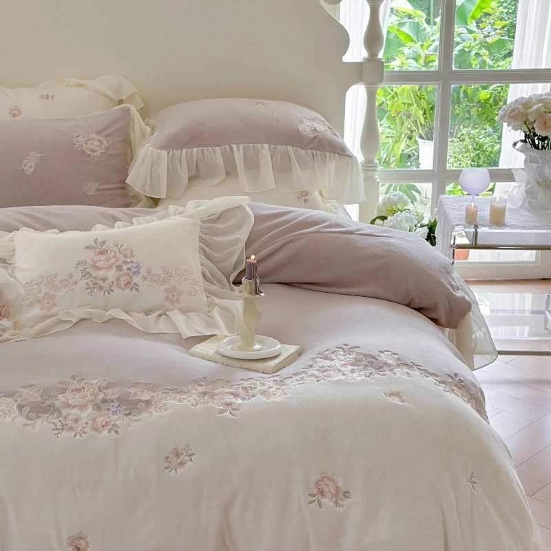 Princess-style Milk Velvet Duvet Cover Set With Lace Trim - Image 11