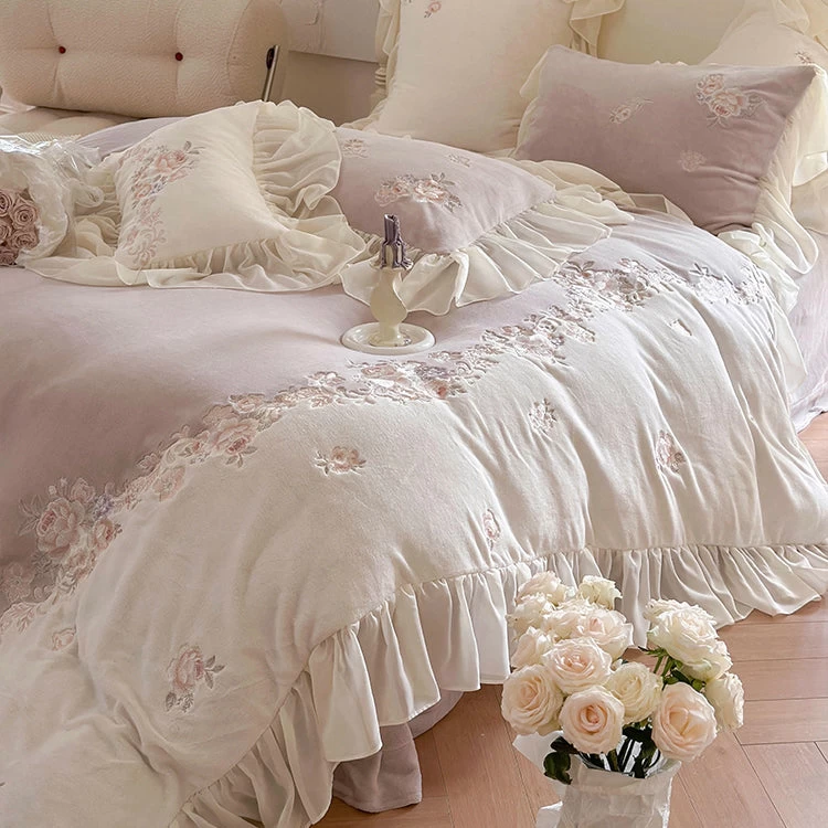 Princess-style Milk Velvet Duvet Cover Set With Lace Trim - Image 12