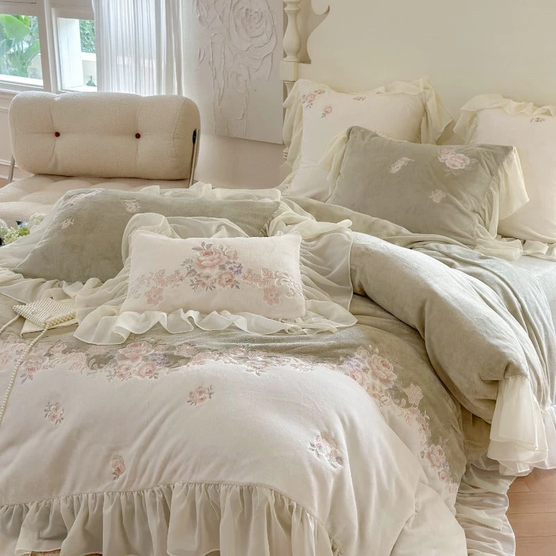 Princess-style Milk Velvet Duvet Cover Set With Lace Trim - Image 13