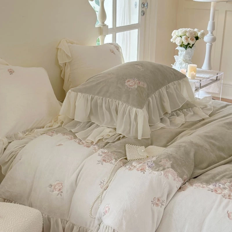 Princess-style Milk Velvet Duvet Cover Set With Lace Trim - Image 14