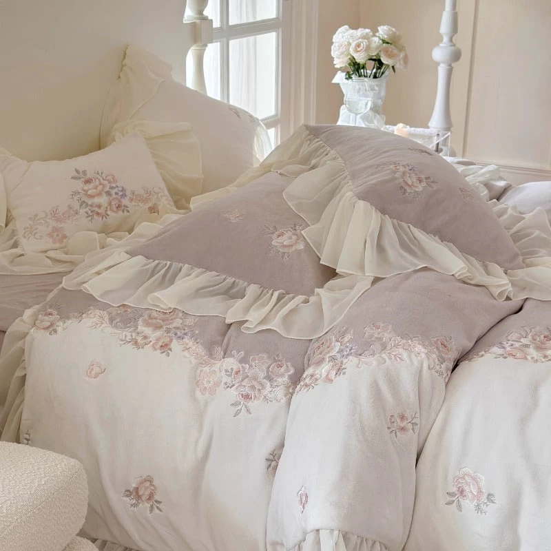 Princess-style Milk Velvet Duvet Cover Set With Lace Trim - Image 19