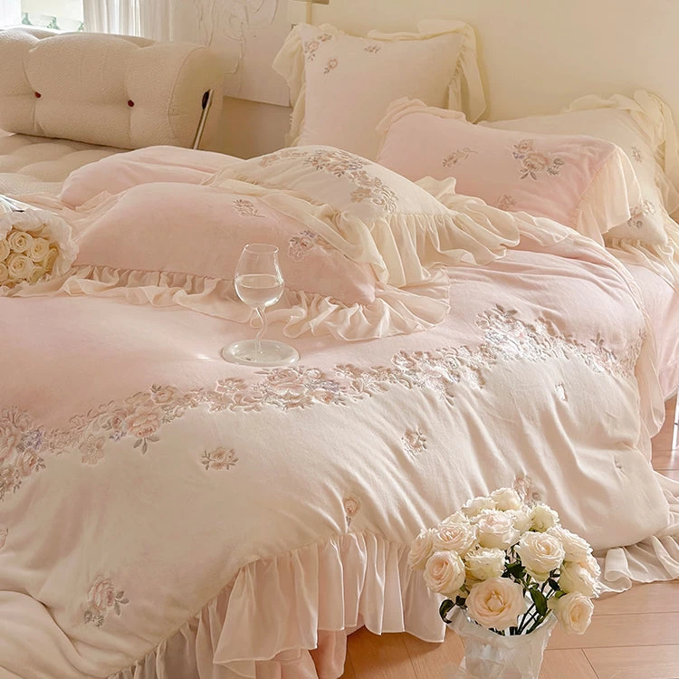 Princess-style Milk Velvet Duvet Cover Set With Lace Trim - Image 2