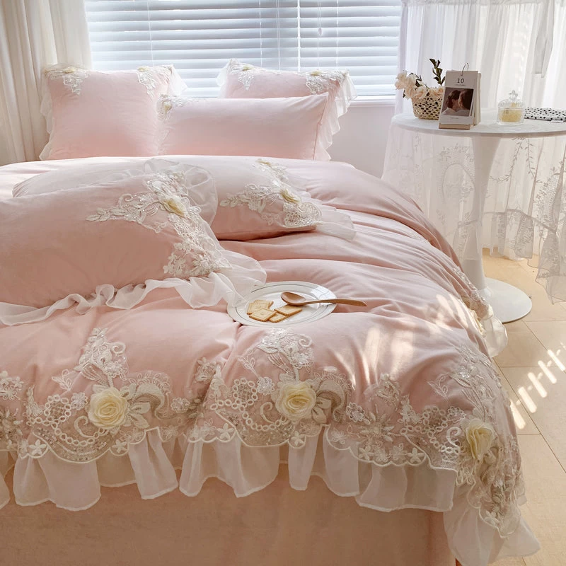 French-style Princess Floral Embroidery Milk Velvet Lace Bedding Set With Lace Trim - Image 2