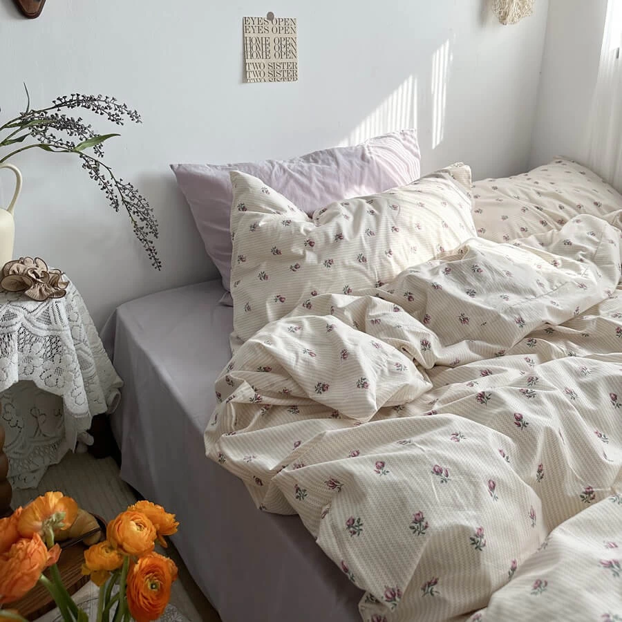 Vintage Grandmacore Floral Print Bedding Set - Image 4