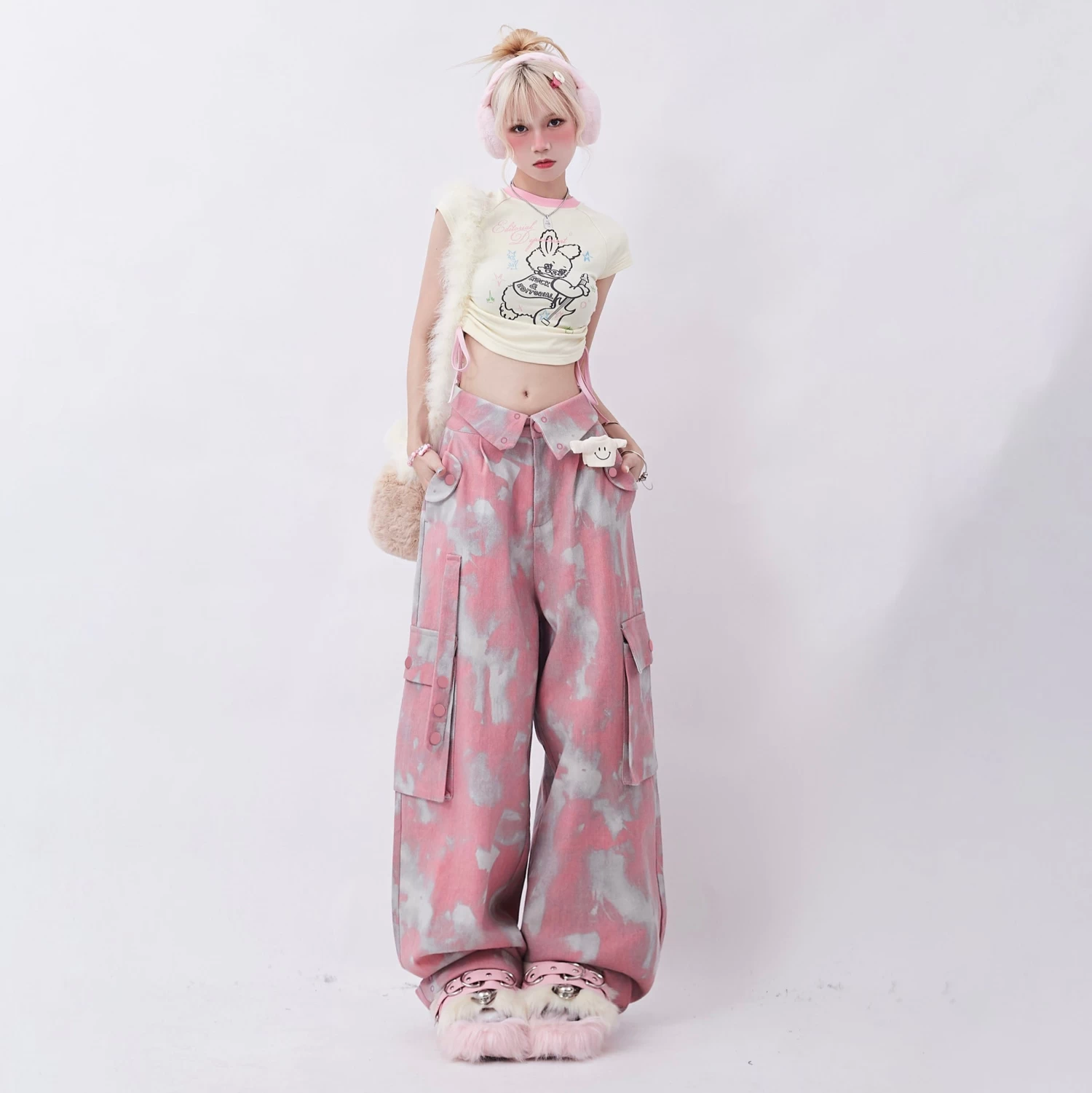 High-waisted Pink Camo Cargo Pants - Image 4