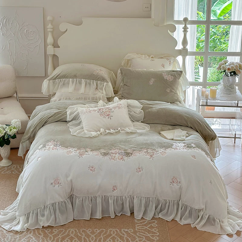 Princess-style Milk Velvet Duvet Cover Set With Lace Trim - Image 5
