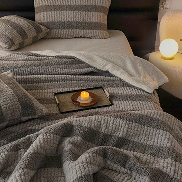 Thickened Striped Blanket - Image 5