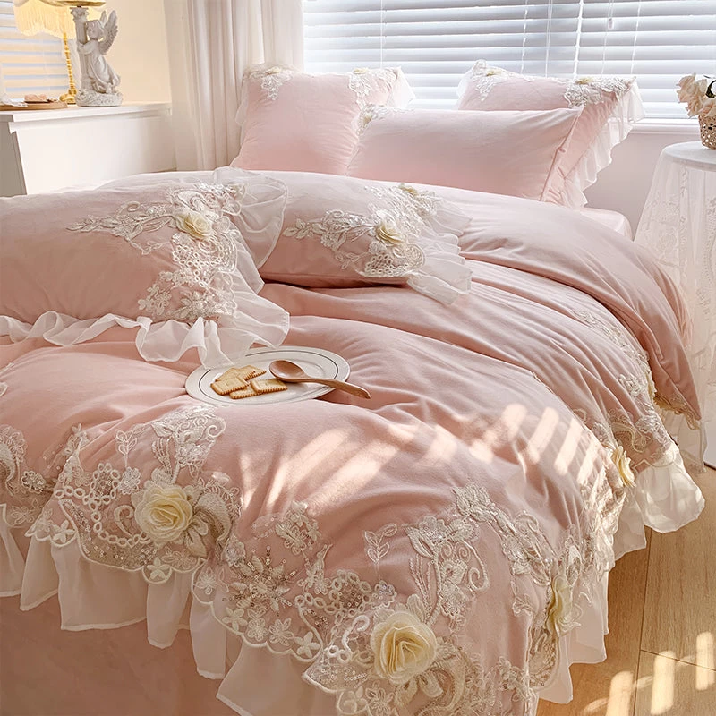French-style Princess Floral Embroidery Milk Velvet Lace Bedding Set With Lace Trim - Image 4