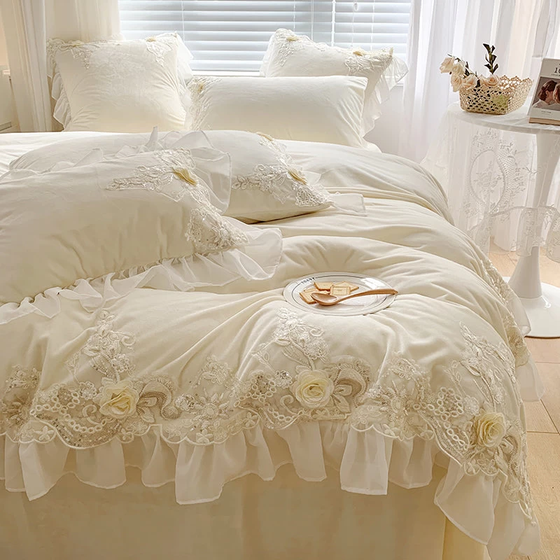 French-style Princess Floral Embroidery Milk Velvet Lace Bedding Set With Lace Trim - Image 5