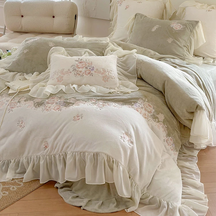 Princess-style Milk Velvet Duvet Cover Set With Lace Trim - Image 7