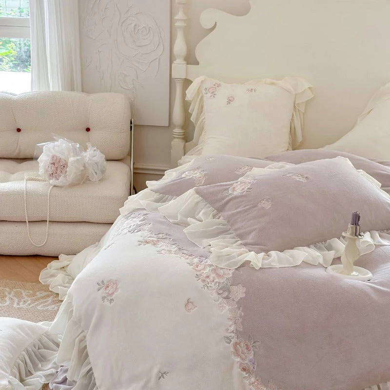 Princess-style Milk Velvet Duvet Cover Set With Lace Trim - Image 9