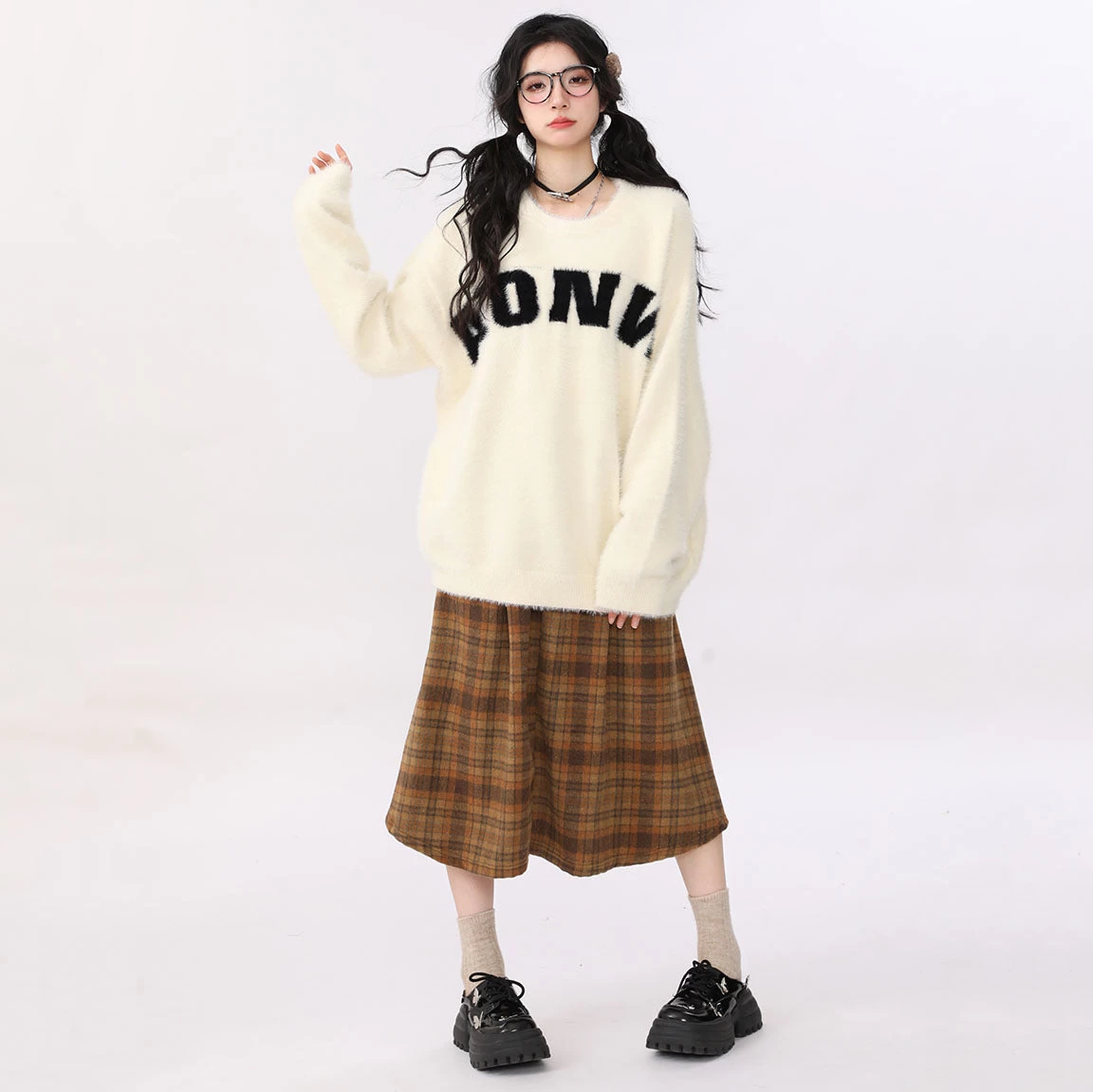 Vintage Casual Loose Round Neck Letter Sweater - Image 9