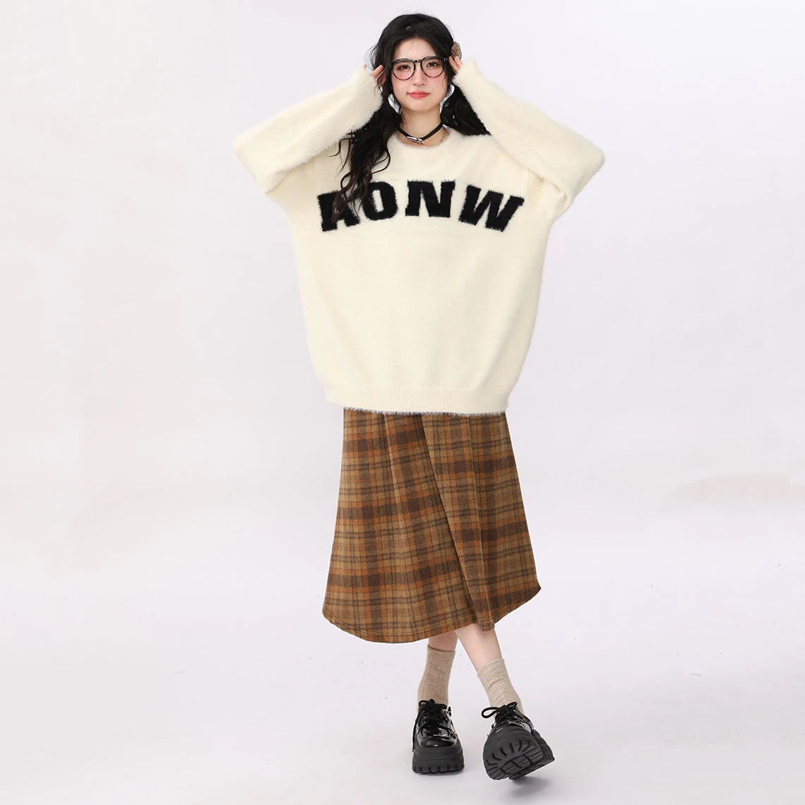 Vintage Casual Loose Round Neck Letter Sweater - Image 10