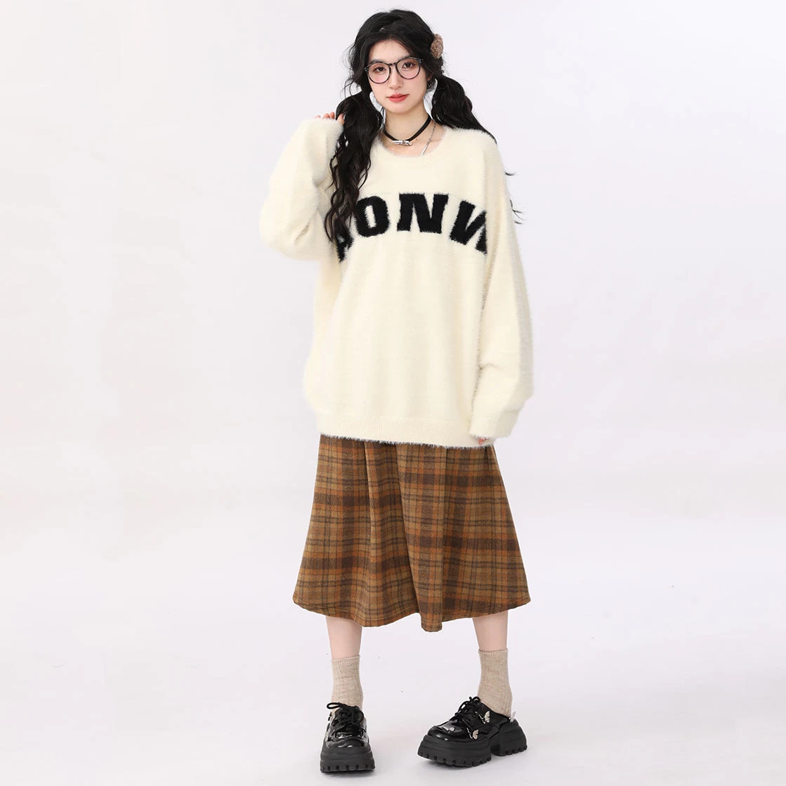 Vintage Casual Loose Round Neck Letter Sweater - Image 11