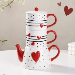 Heart-themed Teapot Set