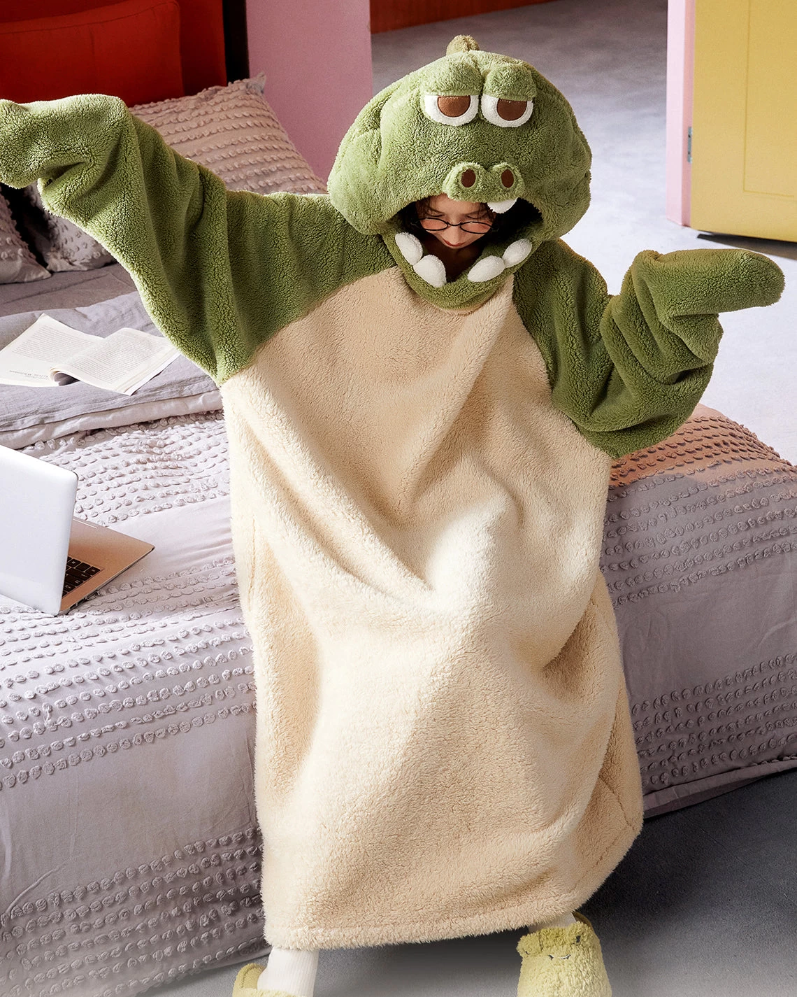 Cute Cartoon Dinosaur Thickened Coral Fleece Hooded Nightgown Homewear - Image 2