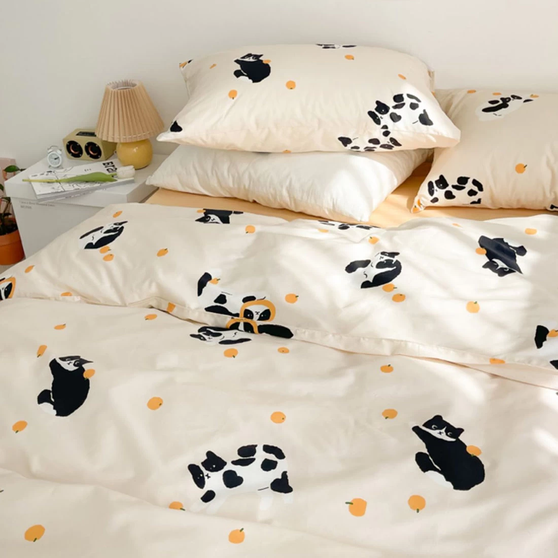 Funny Cat And Orange Print Bedding Set - Image 2