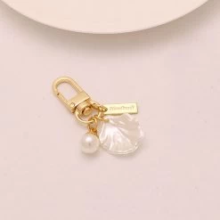 Sea Pearl Pendant Keychain
